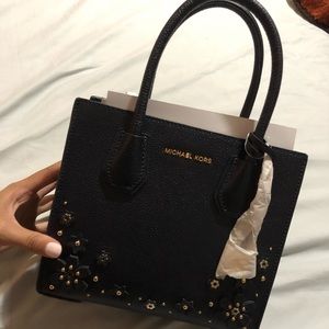 MICHAEL KORS STUDIO MESSENGER